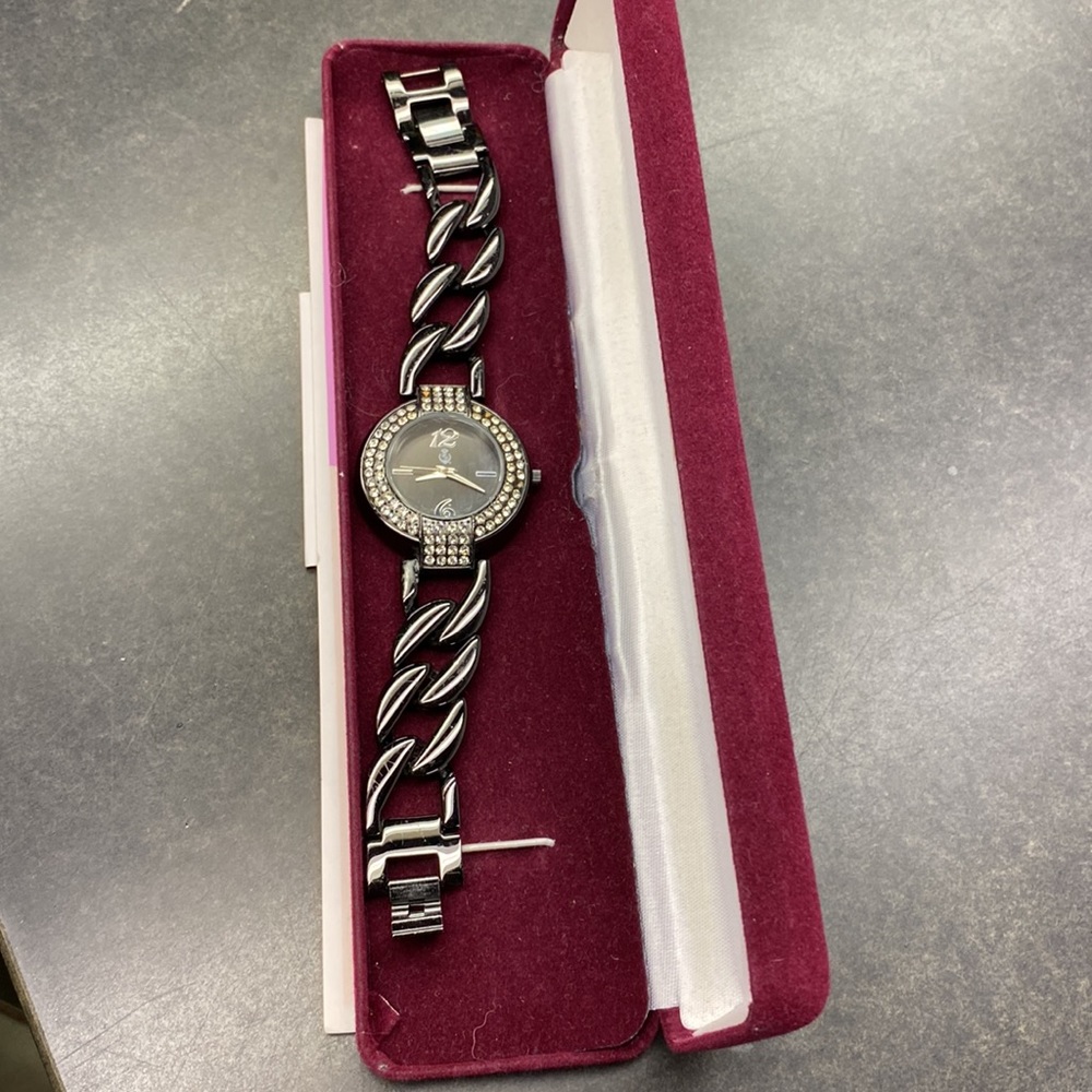 Premier Designs Watch - Picture 6 of 7